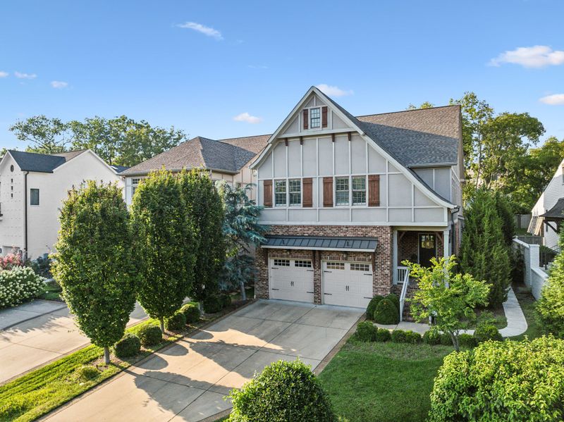 2032 Castleman Dr #A, Nashville, TN 37215