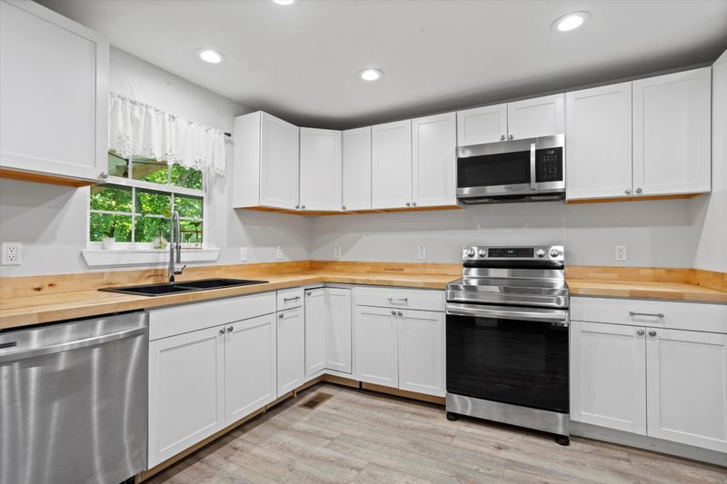 213 Walthall Ave, Chickamauga, GA 30707