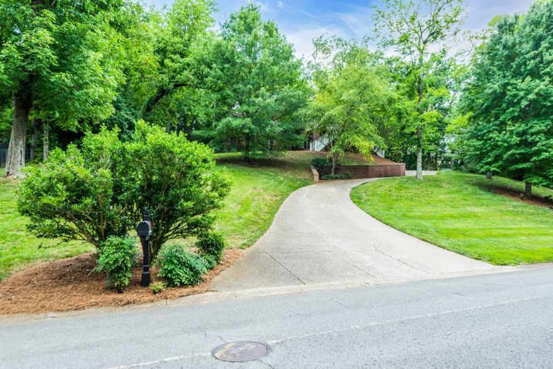 28 Park Meadows, Nashville, TN 37215