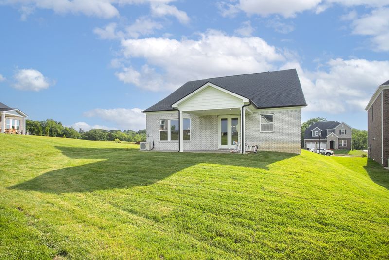 208 Pin High Dr, Mount Juliet, TN 37122