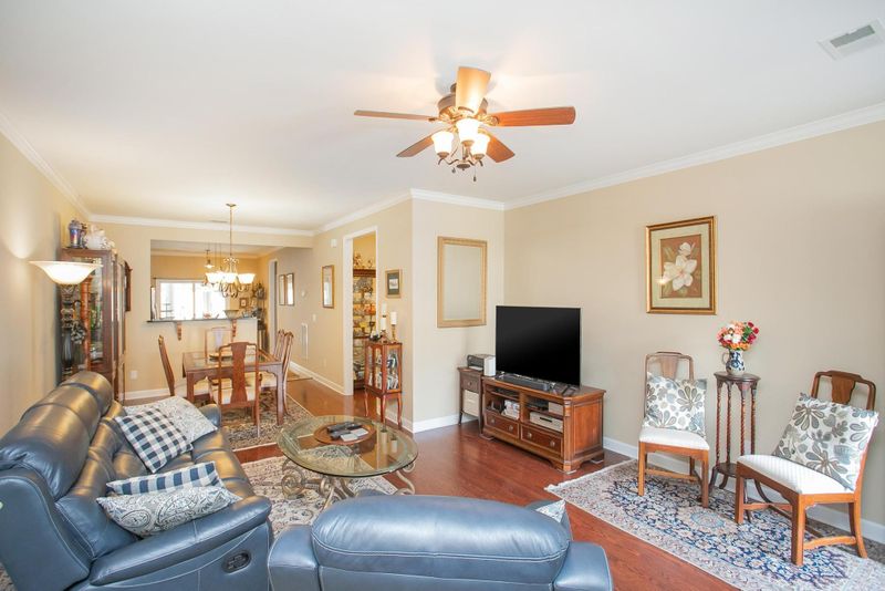 2057 Traemoor Village Dr, Nashville, TN 37209