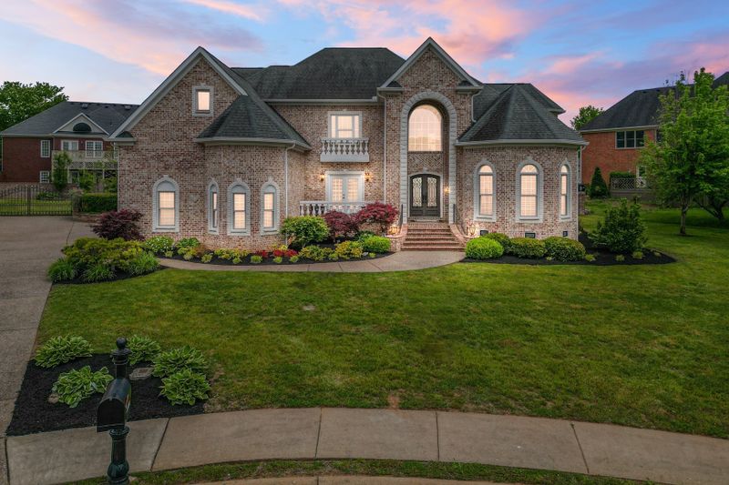 2220 Meadowcrest Cv, Murfreesboro, TN 37129