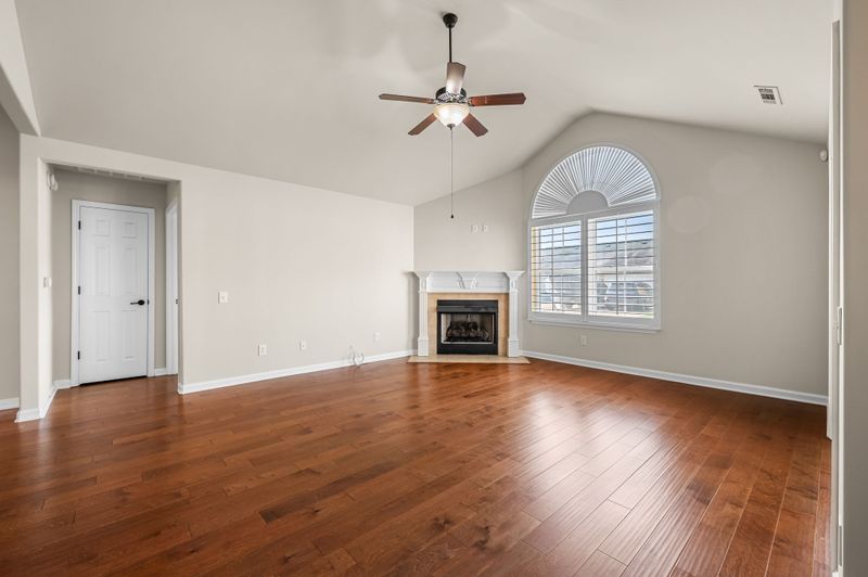 2313 Bridgeway St, Murfreesboro, TN 37128