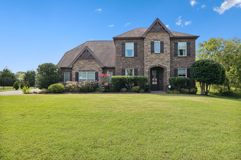 1163 Blackshear Dr, Gallatin, TN 37066
