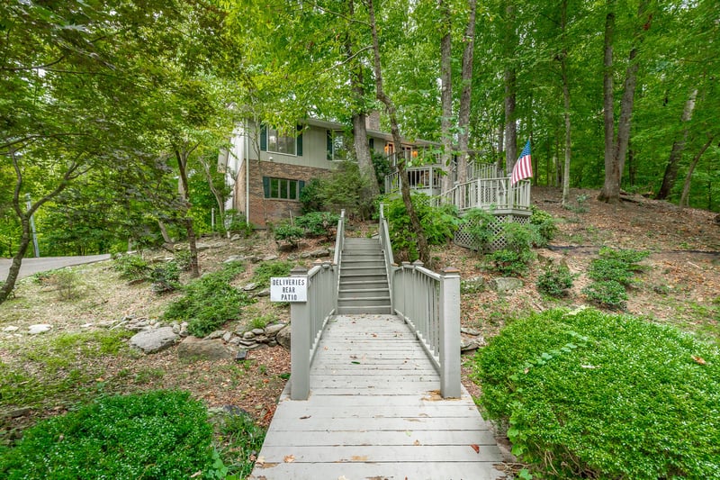 2211 Rocky Face Cir, Dalton, GA 30720