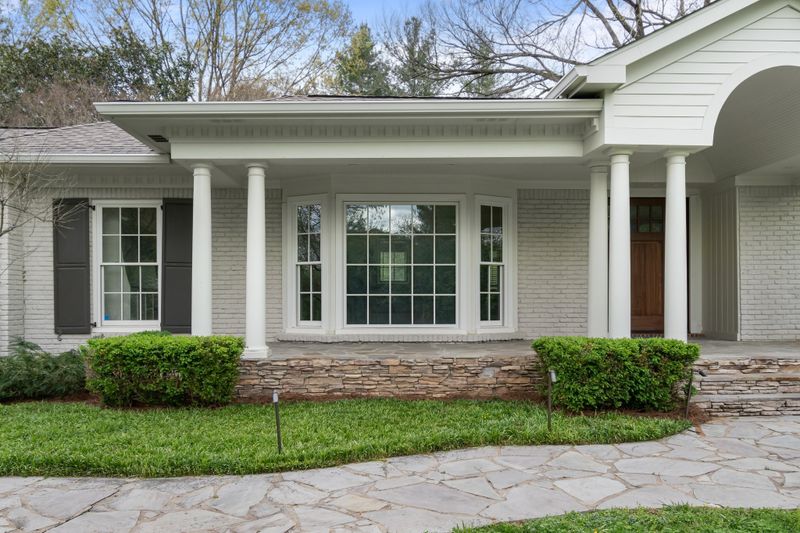 5932 Robert E Lee Dr, Nashville, TN 37215