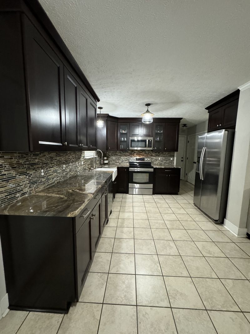 1219 Curtis Dr, Lebanon, TN 37087