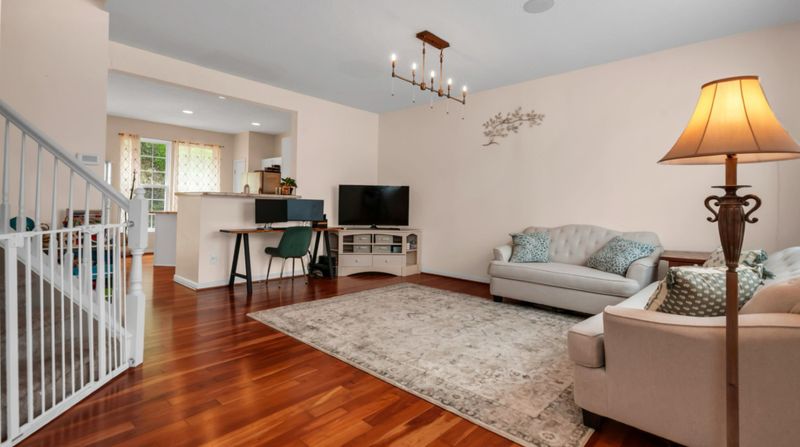 7277 Charlotte Pike #306, Nashville, TN 37209