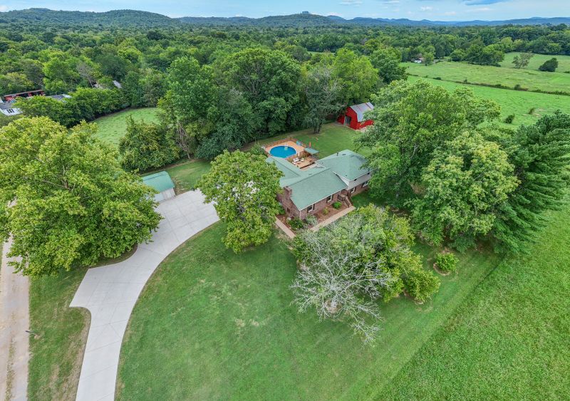 1404 Ringwald Rd, Murfreesboro, TN 37130