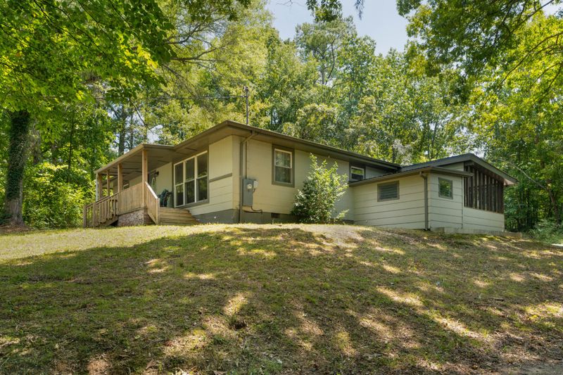 489 Crest Dr, Ringgold, GA 30736