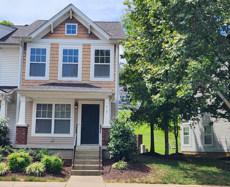 419 Shadow Glen Dr, Nashville, TN 37211