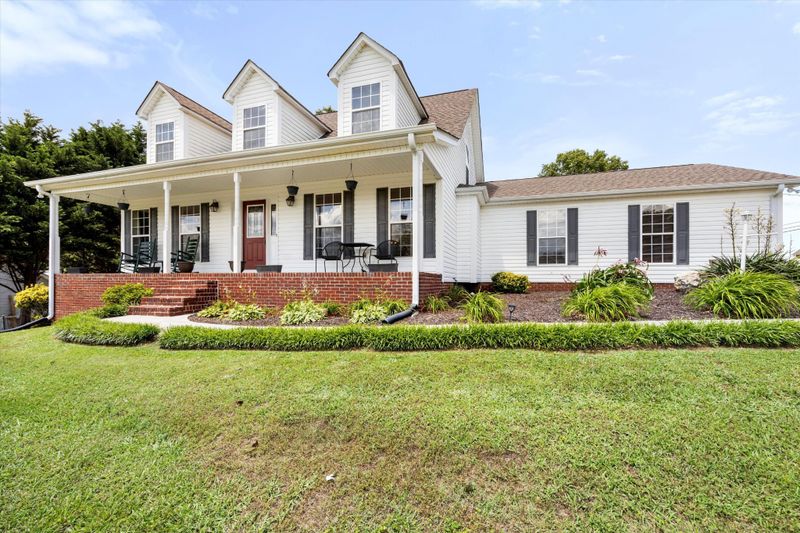 389 Debbie Ln, Ringgold, GA 30736