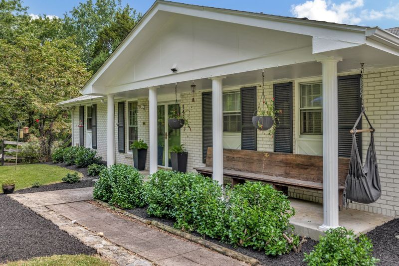 1427 Finnland Dr, Nashville, TN 37207
