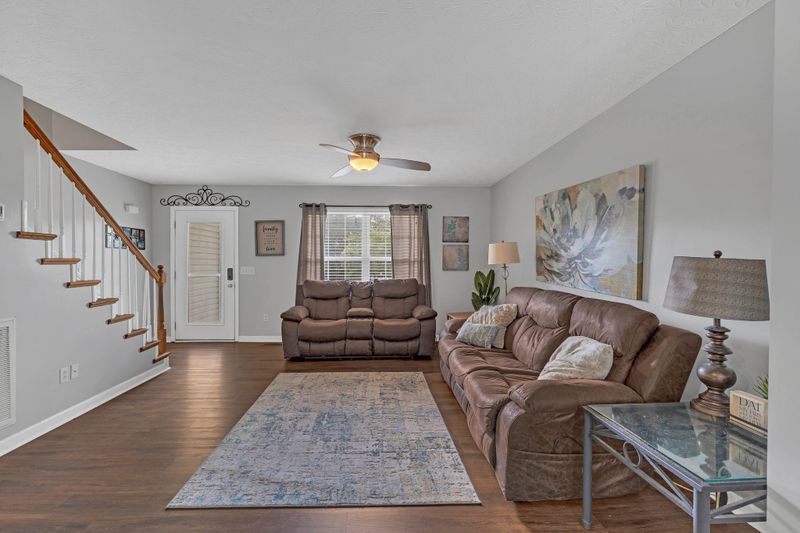 1024 Summer Ln, Pleasant View, TN 37146