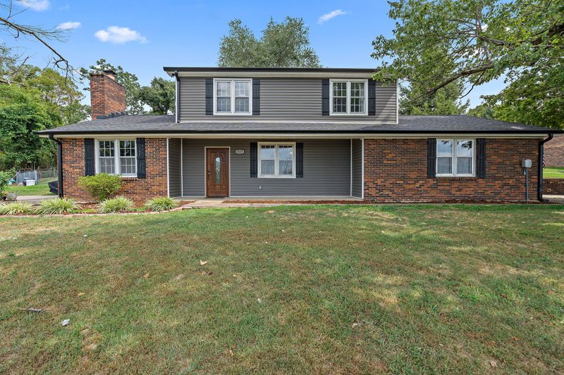 2037 Ridgecrest Cir, Dickson, TN 37055