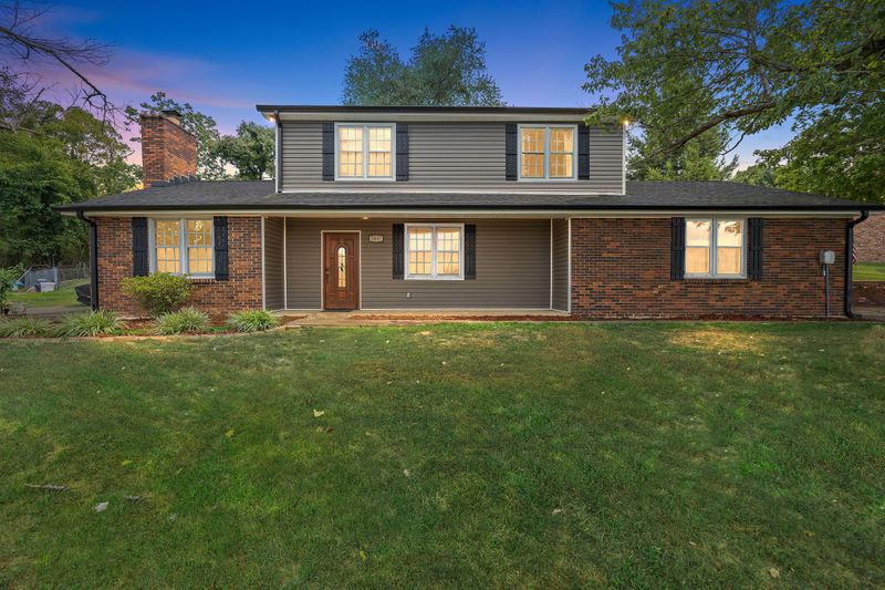 2037 Ridgecrest Cir, Dickson, TN 37055