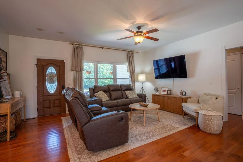 224 Poplar Ave, Trenton, GA 30752
