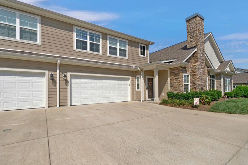 2260 Stonecenter Ln, Murfreesboro, TN 37128