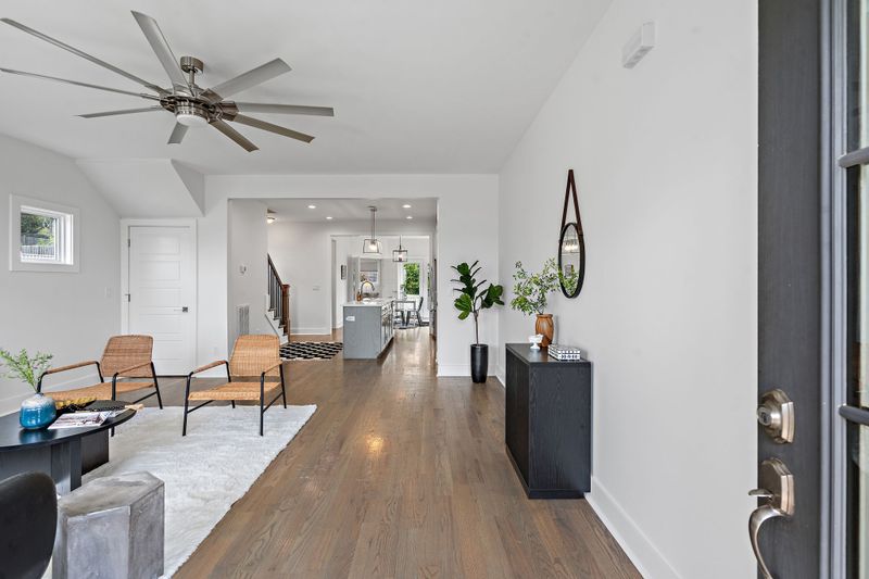 1267 N Avondale Cir, Nashville, TN 37207