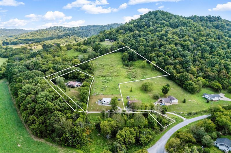 10 Joshua Ln, Pleasant Shade, TN 37145