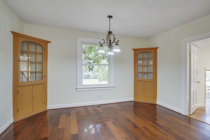 4317 Pecan Valley Rd, Nashville, TN 37218