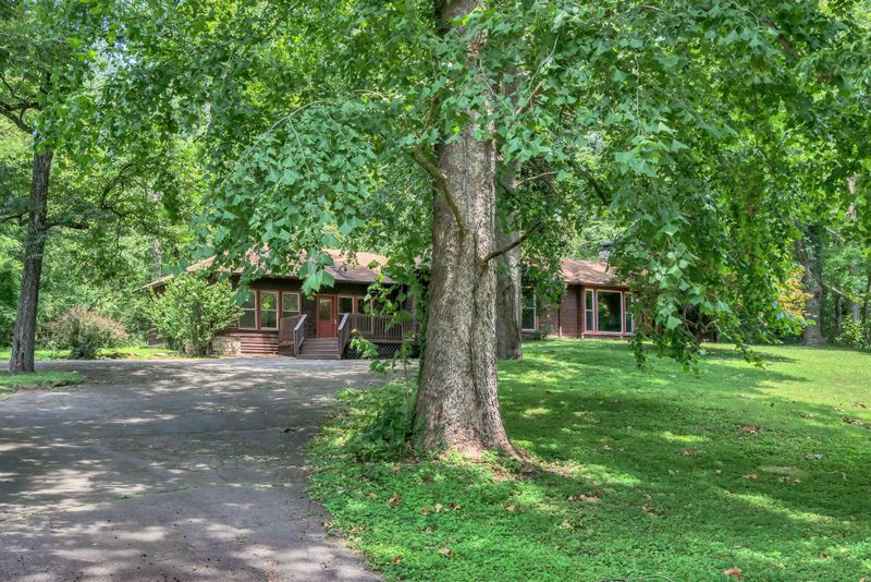 4317 Pecan Valley Rd, Nashville, TN 37218