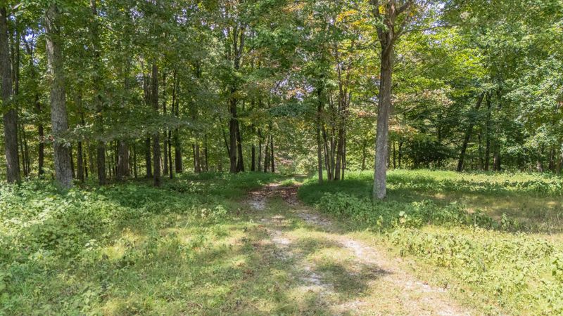 2290 Fairfield Rd, Westmoreland, TN 37186