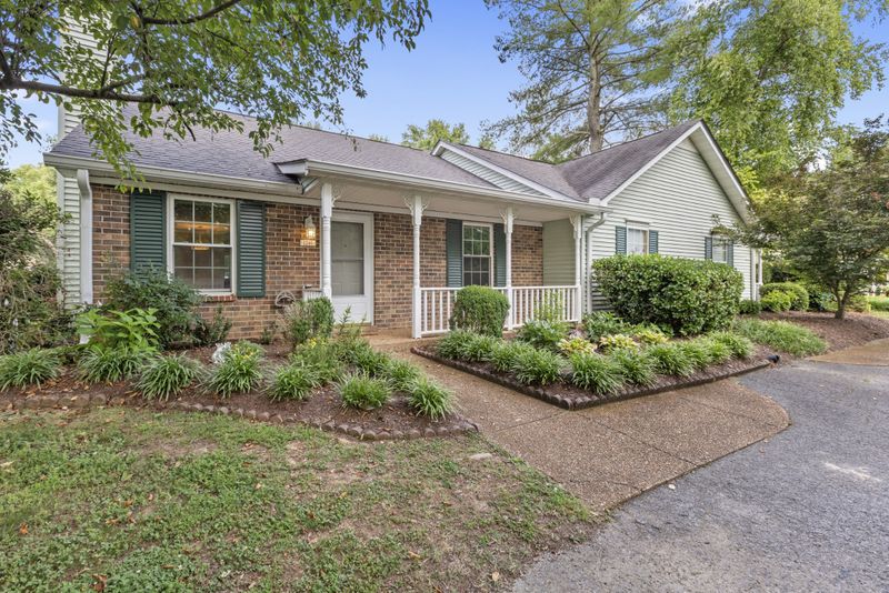 1240 Carriage Park Dr, Franklin, TN 37064