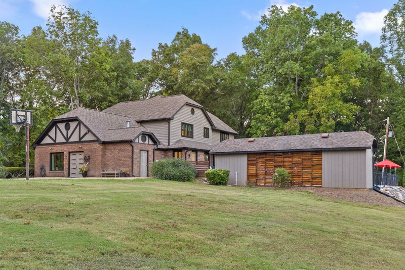 367 Memorial Ln, Trenton, GA 30752