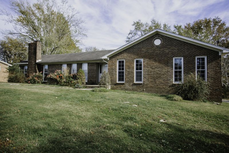 2130 Nashville Hwy, Columbia, TN 38401