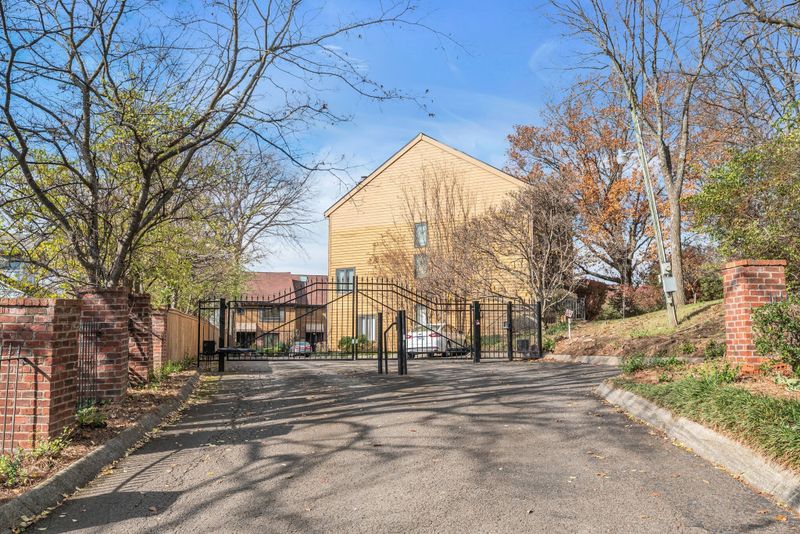 2209 Westview Dr, Nashville, TN 37212