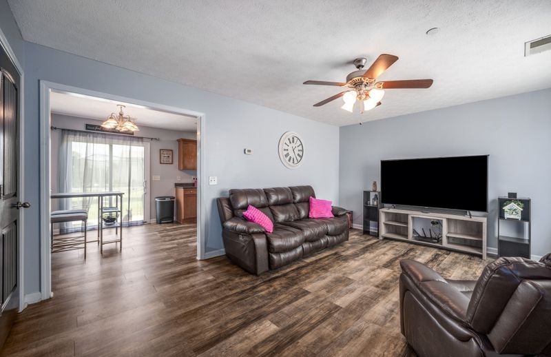 614 Silverhill Dr, Murfreesboro, TN 37129