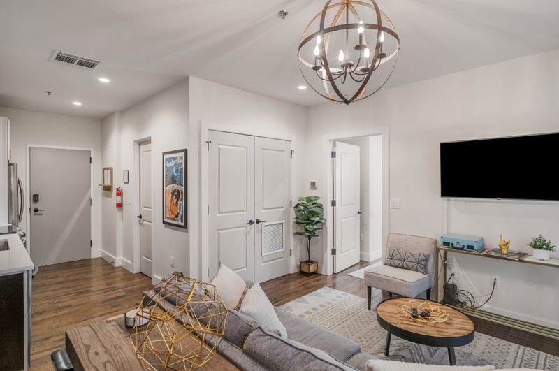 612 21st Ave N #111, Nashville, TN 37203