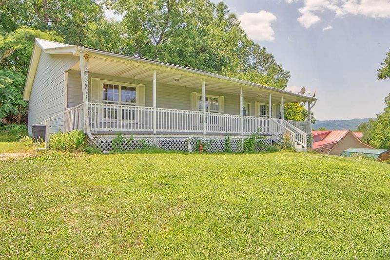 466 Chamber Ln, Trenton, GA 30752