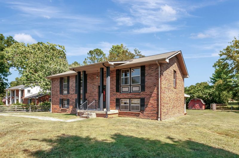 102 Spencer Creek Rd, Franklin, TN 37069