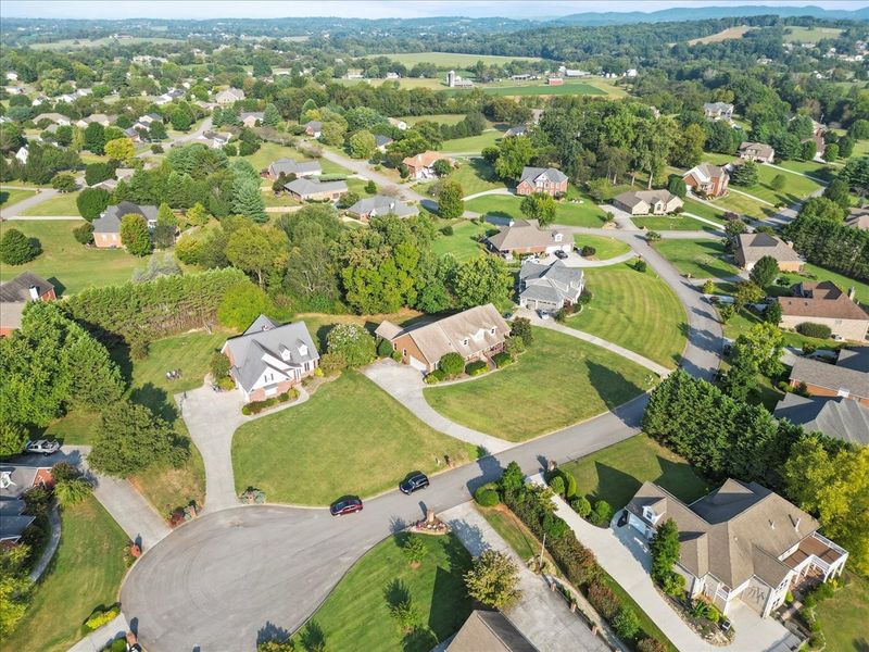 3817 Crescent Ridge Ct, Maryville, TN 37804