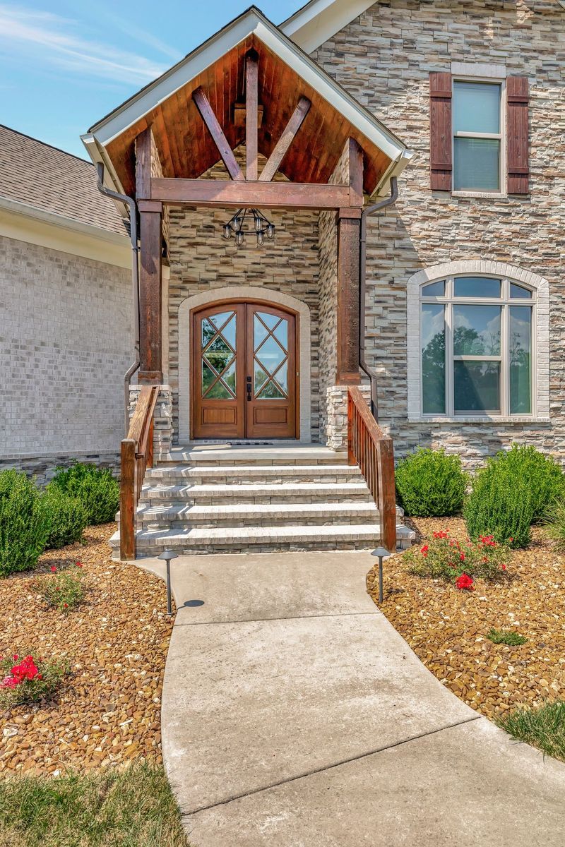 1815 Savannah Springs Dr, Franklin, TN 37064