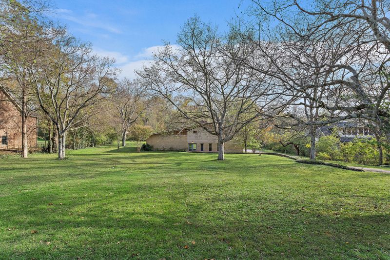 736 Adkisson Ln, Nashville, TN 37205