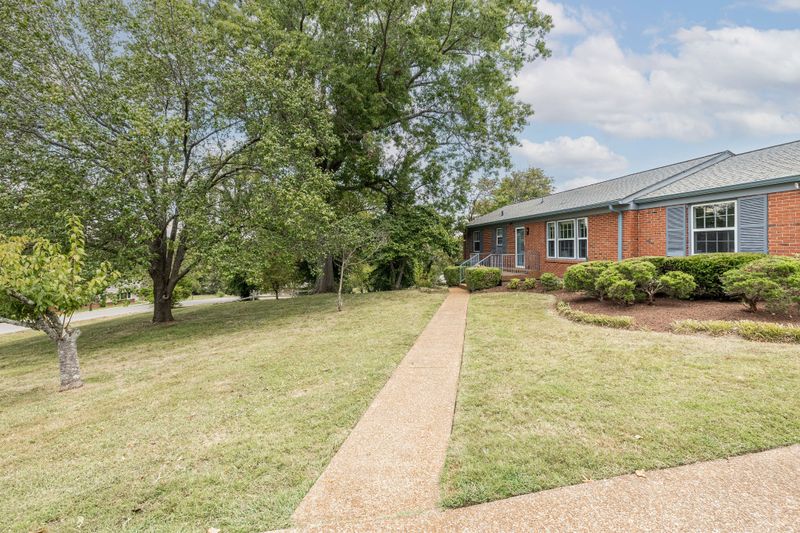 2101 Brookview Dr, Nashville, TN 37214