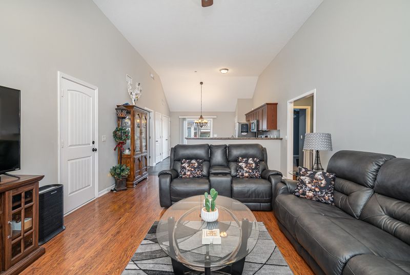 702 Silverhill Dr, Murfreesboro, TN 37129