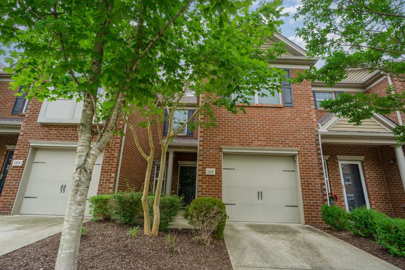 1316 Crown Point Pl, Nashville, TN 37211