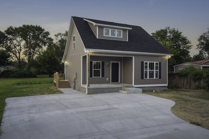 229 Bransford Dr, Springfield, TN 37172