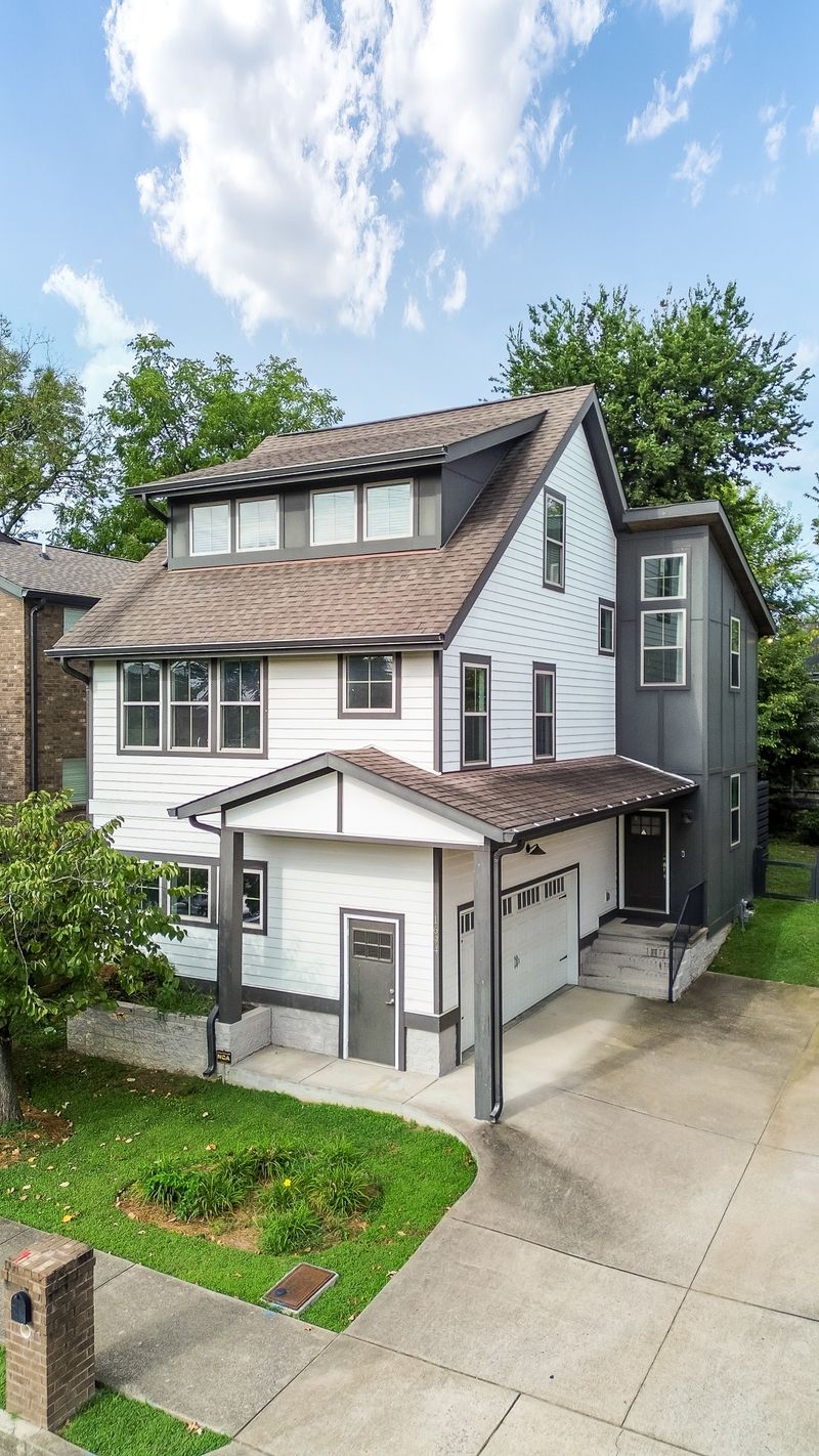 1694 Carvell Ave, Nashville, TN 37203
