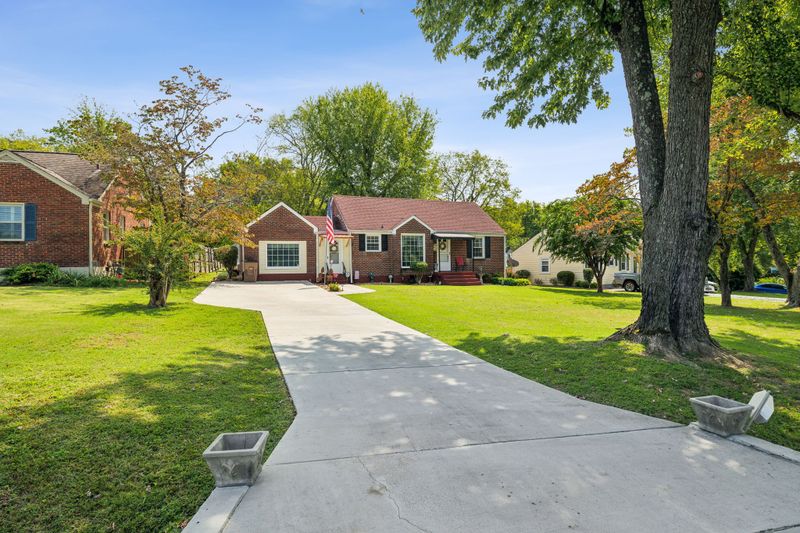 1216 Saturn Dr, Nashville, TN 37217