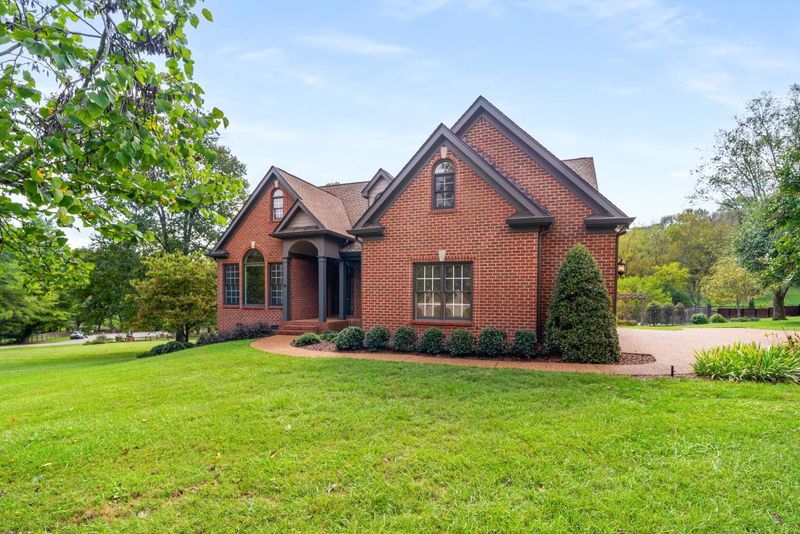 110 Century Oak Dr, Franklin, TN 37069