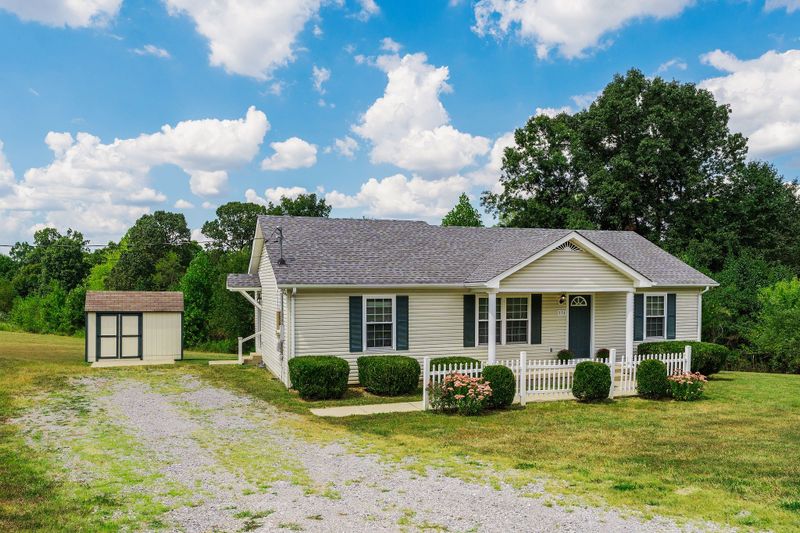 374 E Biggs Rd, Portland, TN 37148