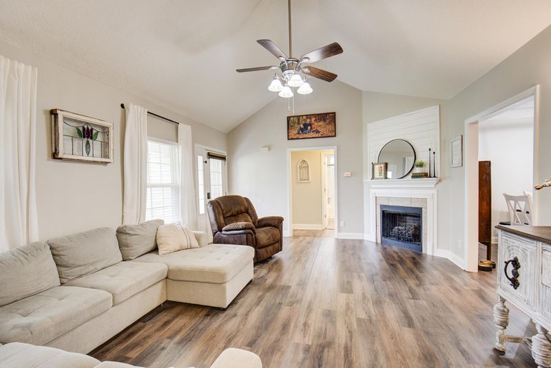 7 Fieldstone Dr, Ringgold, GA 30736