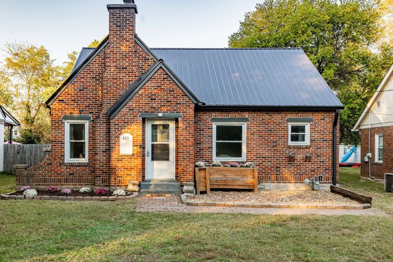 927 Mcclurkan Ave, Nashville, TN 37206