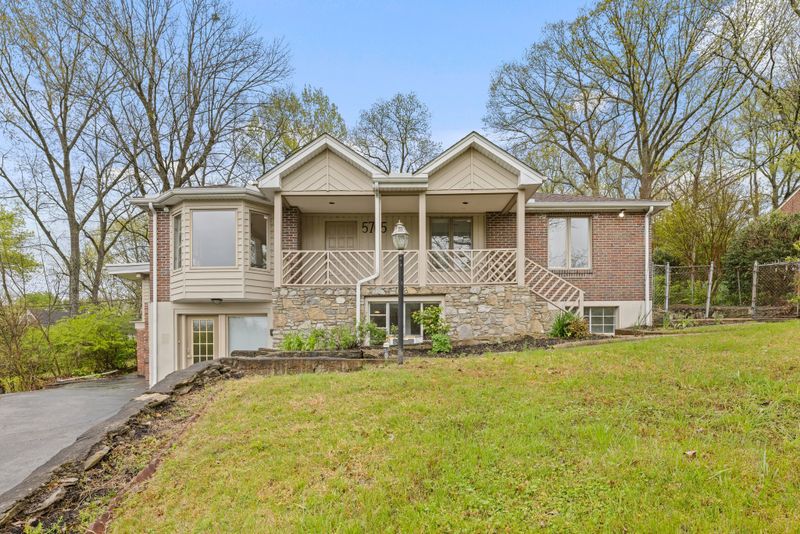 5705 Vine Ridge Dr, Nashville, TN 37205