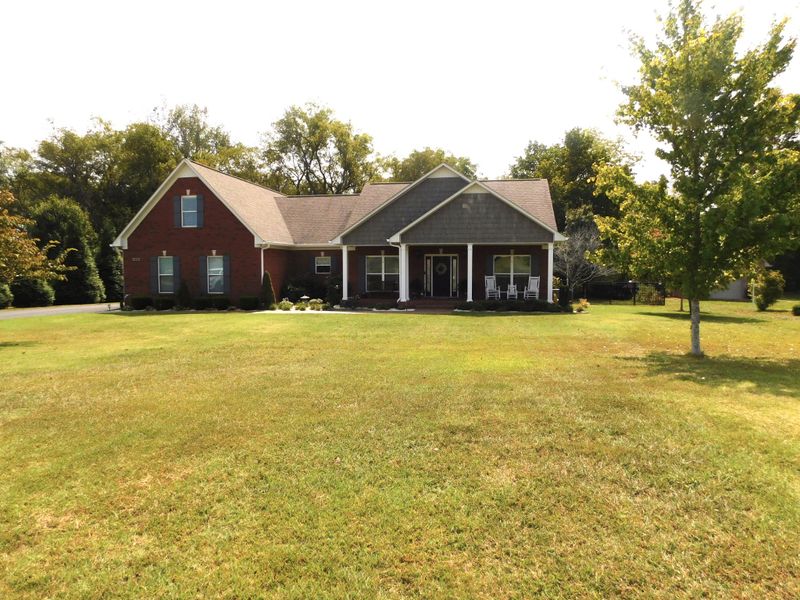 1418 Polo Fields Ln, Columbia, TN 38401
